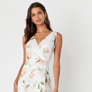 NWT Lulus White Floral Maxi Dress